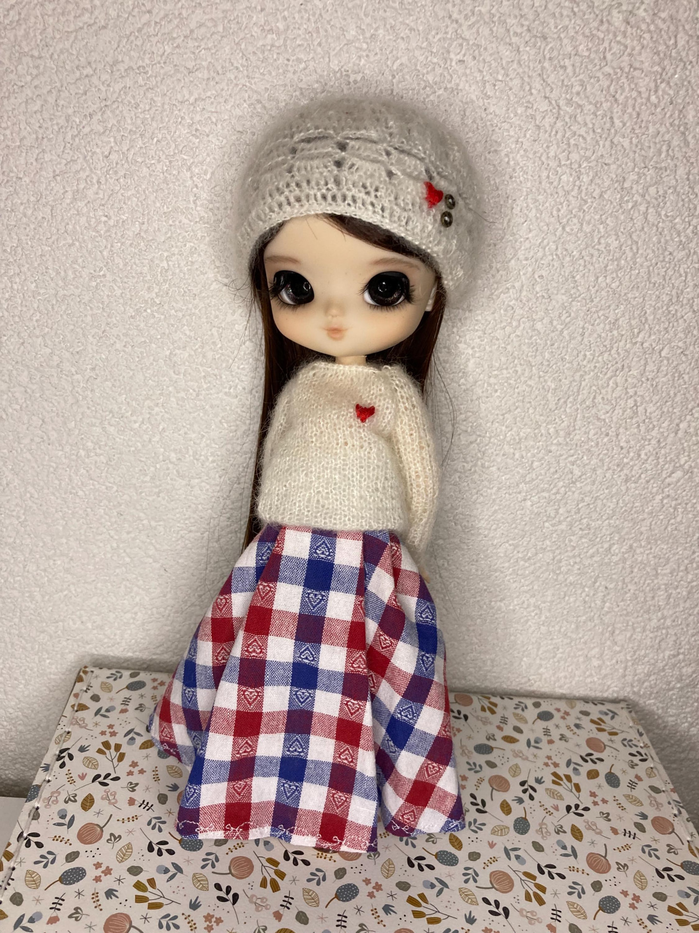 Jane handmade art doll detail 3